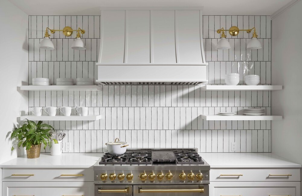 Large Light & Bright Kitchen