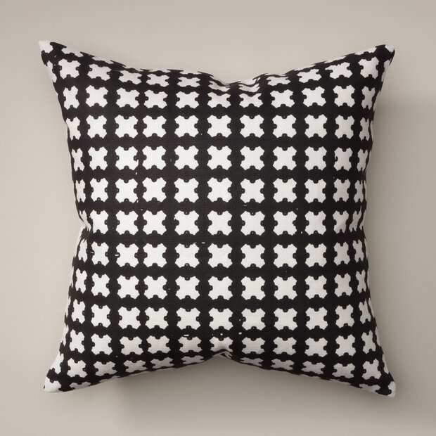 Felix Black on Oyster Pillow Cover