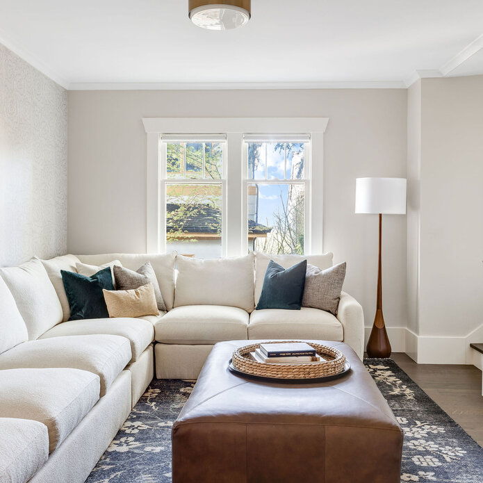 Light-Filled Family Room Retreat