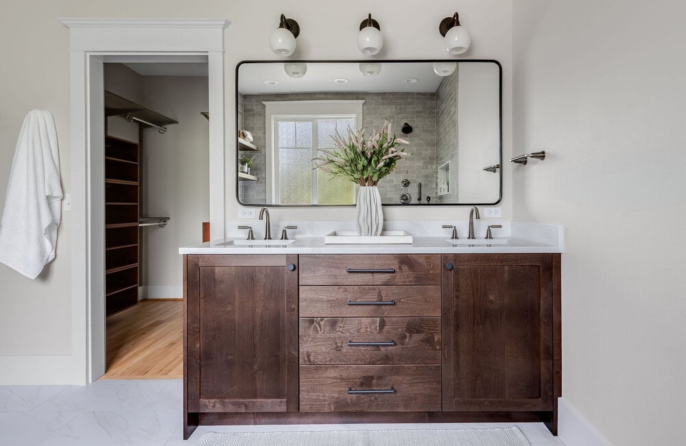 Warm, Refined Primary Bath