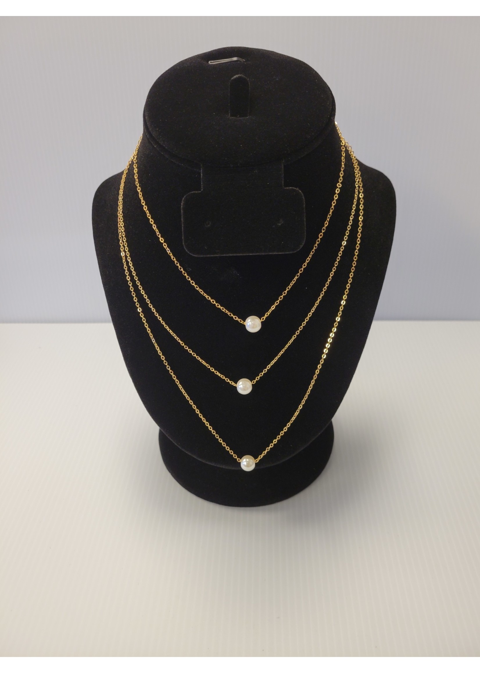 Gold 3 Pearl necklace