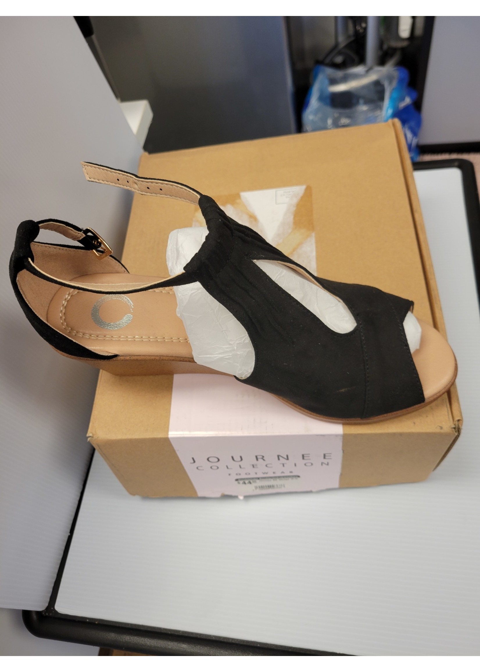 Journee Journee Blk Wedge Heels (NWT) (8.5)