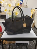 Michael Kors MK Black Handbag (Pre-owned)