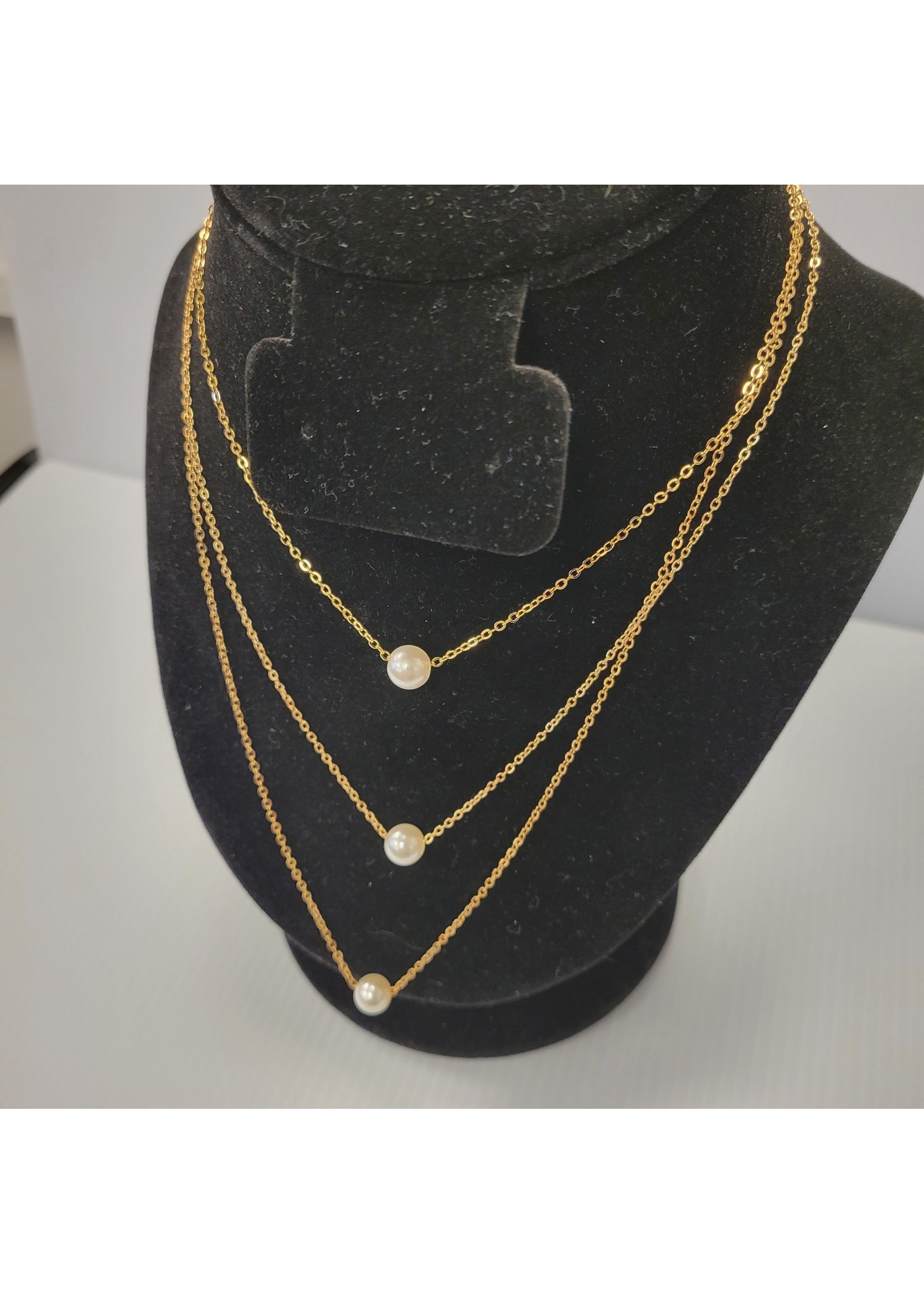 Gold 3 Pearl necklace