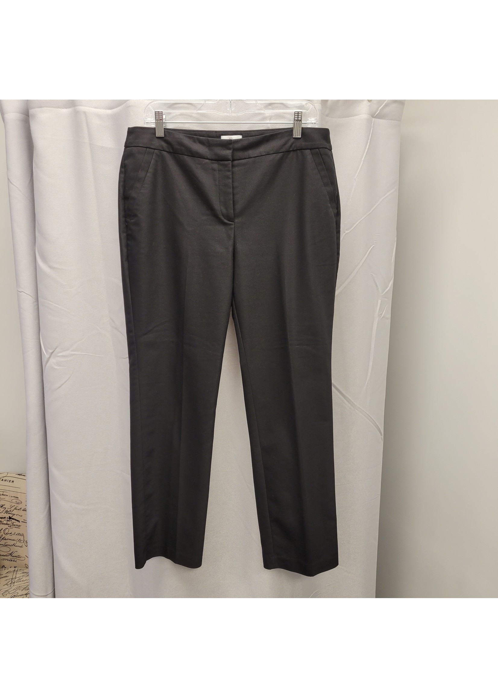 So Slimming Short Casual Pants (1.5) M/10 Pre-owned - Doubletake Boutique  LLC