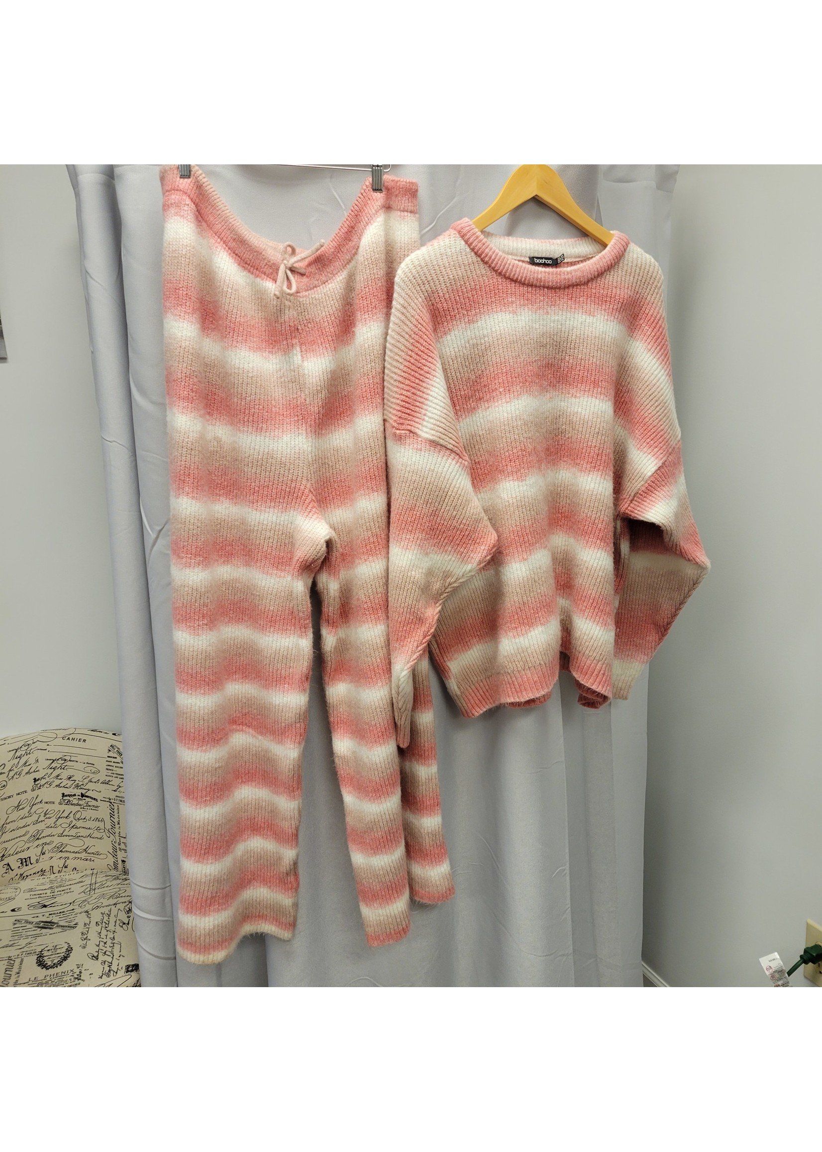 BooHoo Pink Striped Knit Sweater Set (22) Pre-owned