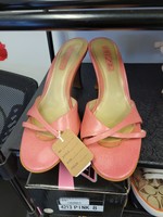 Unisa Light Red Sandal Heels (8B)Pre-owned