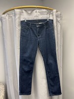 Levis Levis Mid Rise Skinny Jean (12 M) Pre-owned