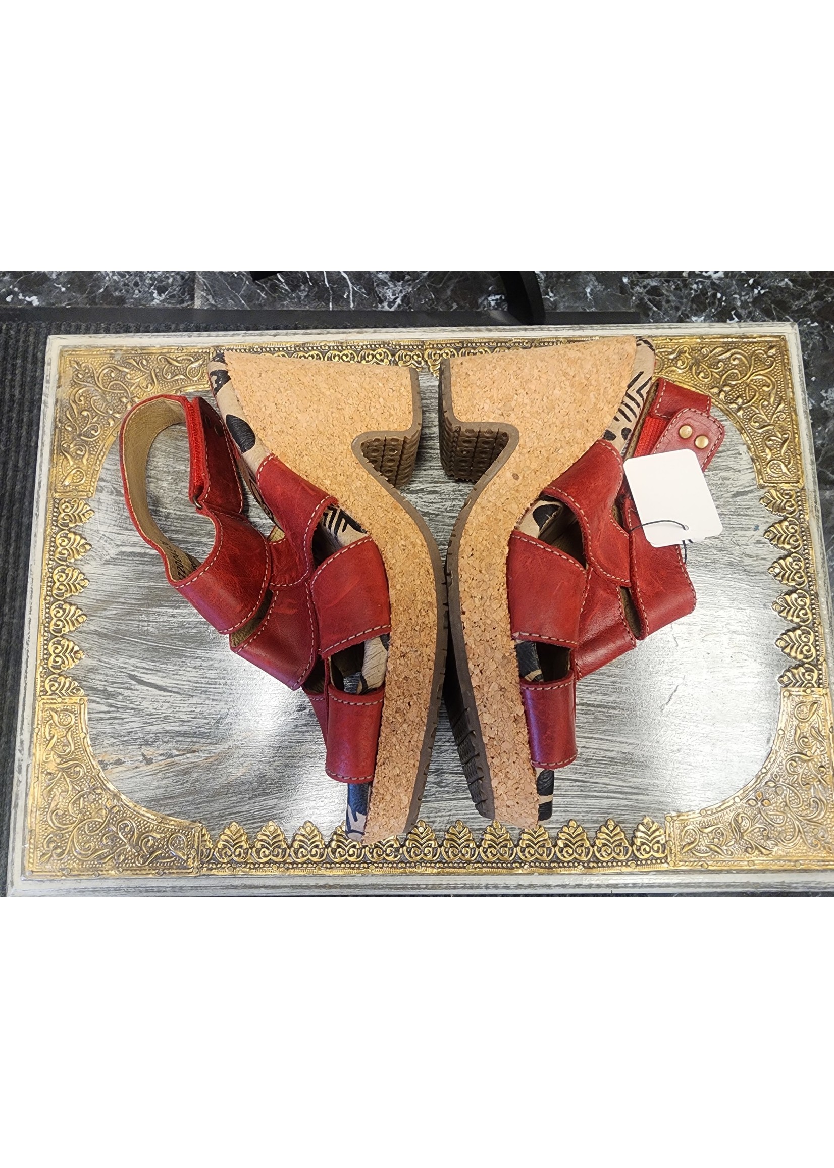 Fly London Fly London Red Sandals (38)7.5 Pre-owned