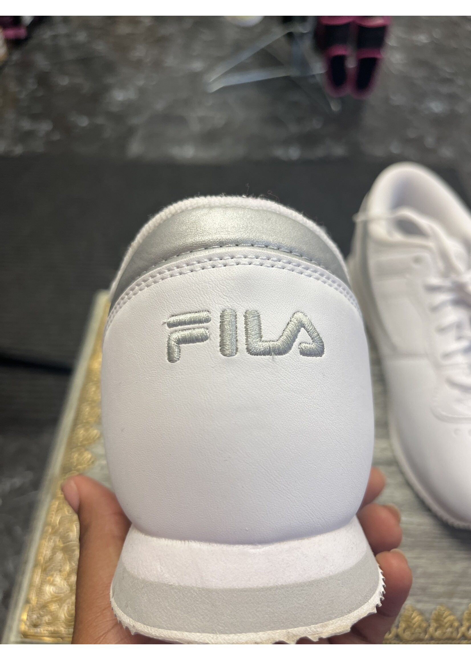 FILA FILA White Walking Shoes (9.5) Like New