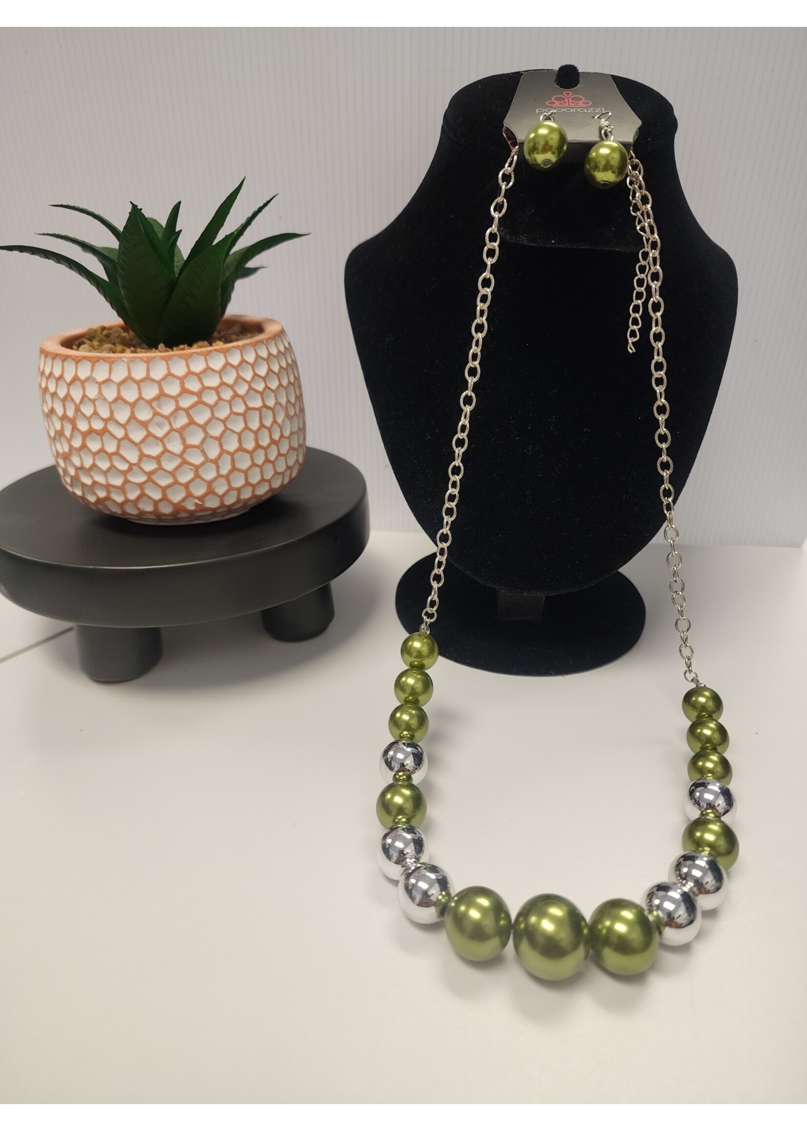 Paparazzi Take Note- Green & Silver Neclace and Earring Set (NWT)