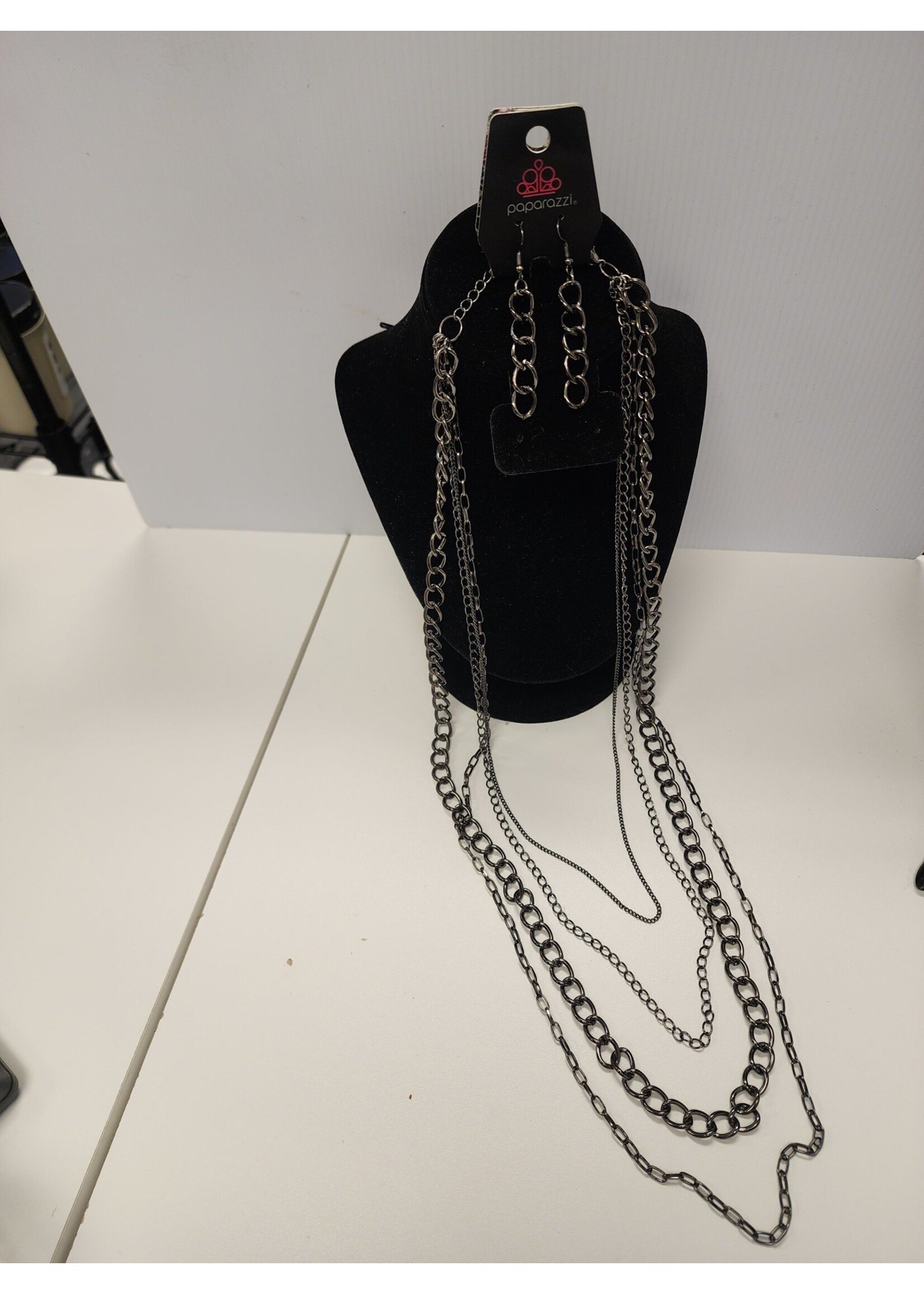 Paparazzi Paparazzi Quad Chain Necklace and Earring Set (NWT)