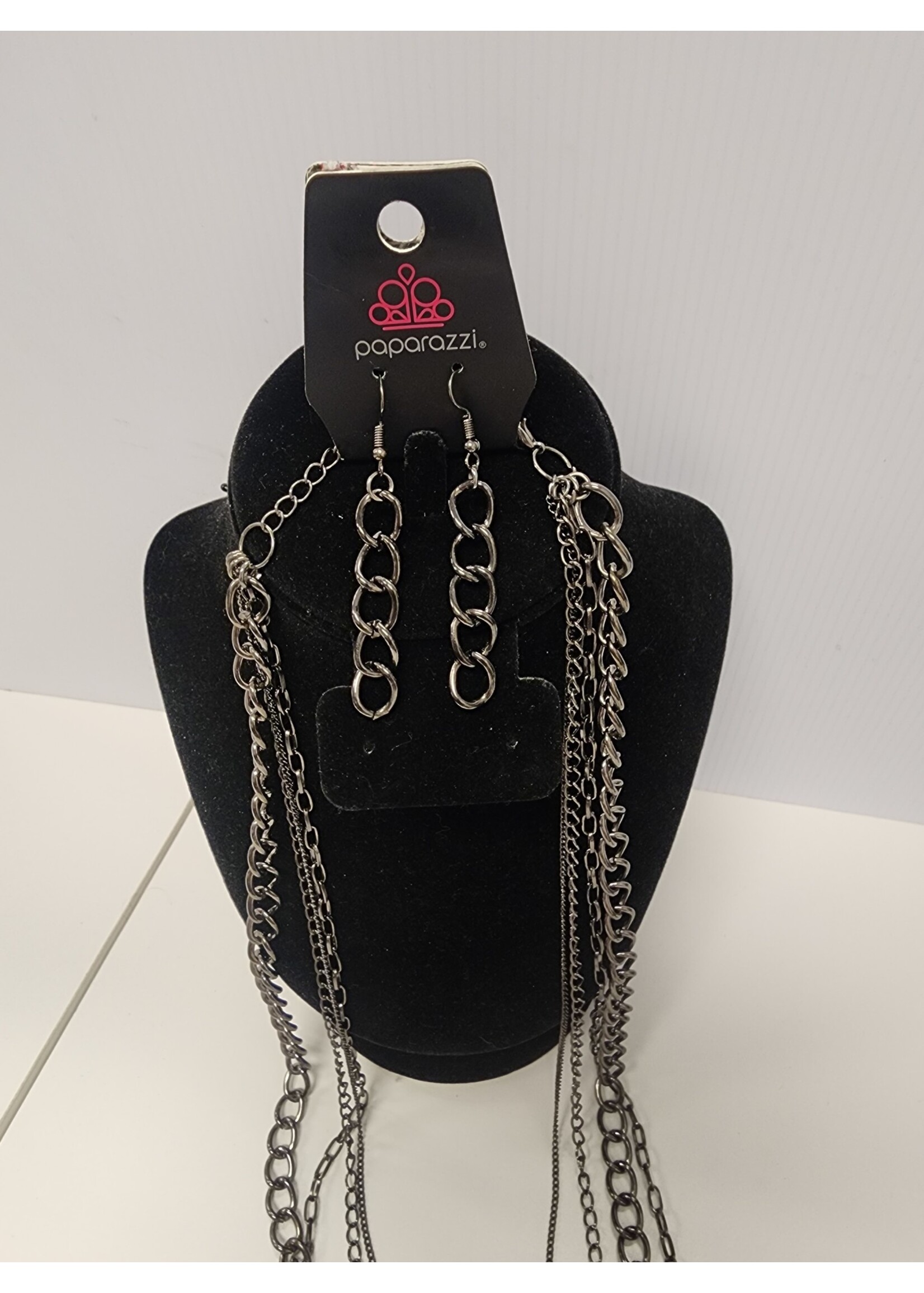 Paparazzi Paparazzi Quad Chain Necklace and Earring Set (NWT)