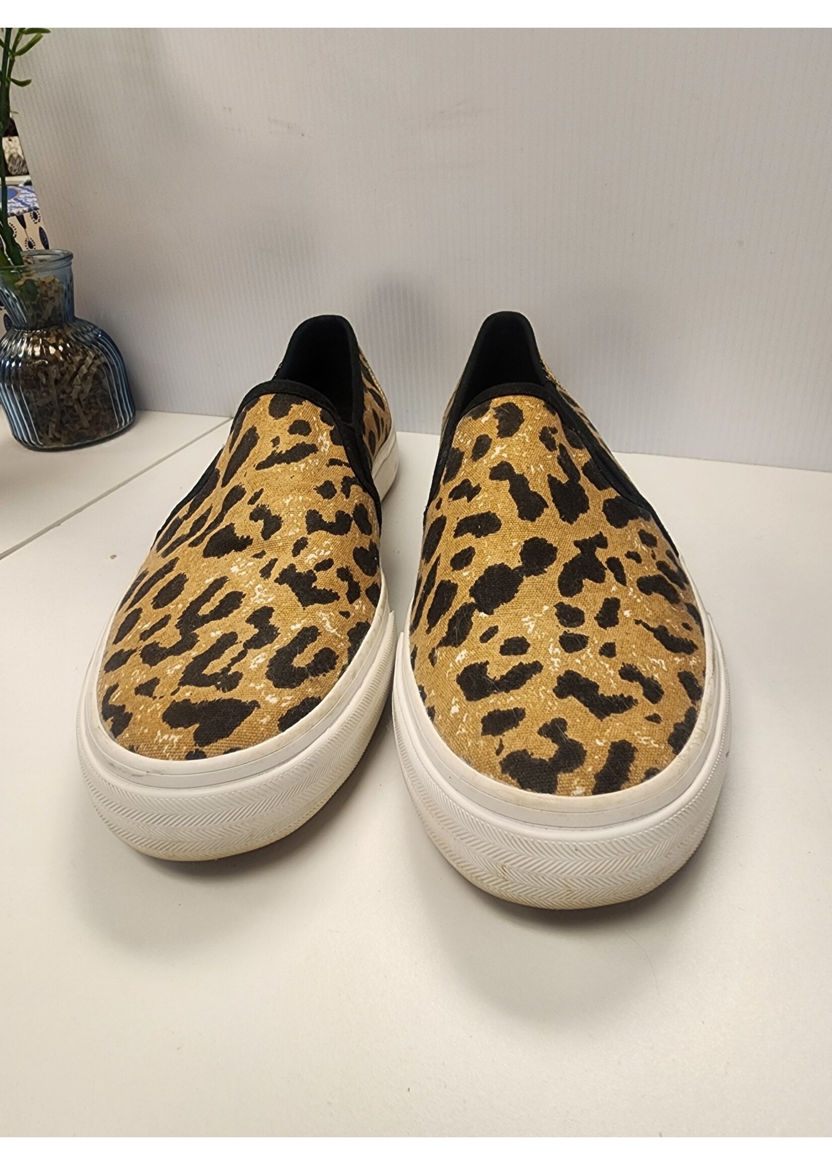 Ked's Ked's Dream Foam Leopard Print Canvas Sneaker (8) used