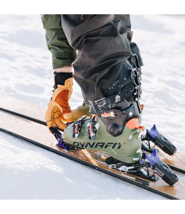 CAST FREETOUR 2.0 PIVOT 15 2025