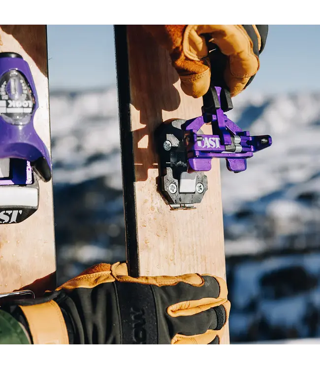 CAST FREETOUR 2.0 PIVOT 15 2025