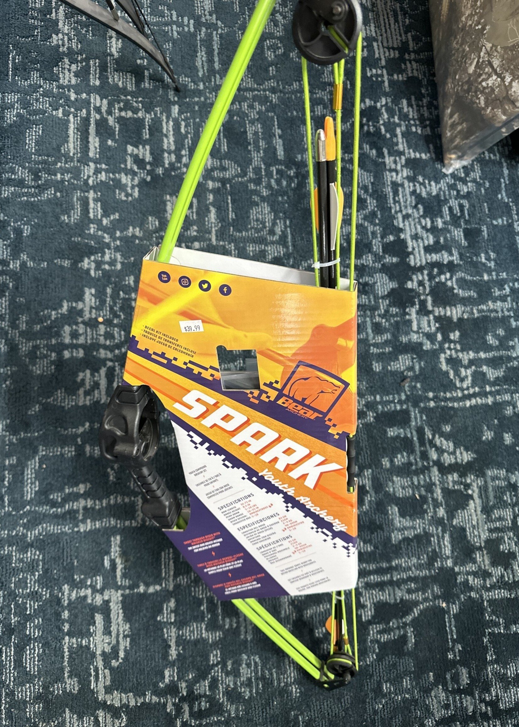 BEAR ARCHERY BEAR SPARK SET FLO GREEN