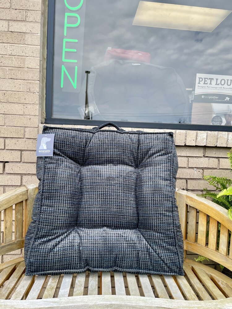 Bowsers Pet Products Bowsers - Piazza - Medium - Iron Mountain