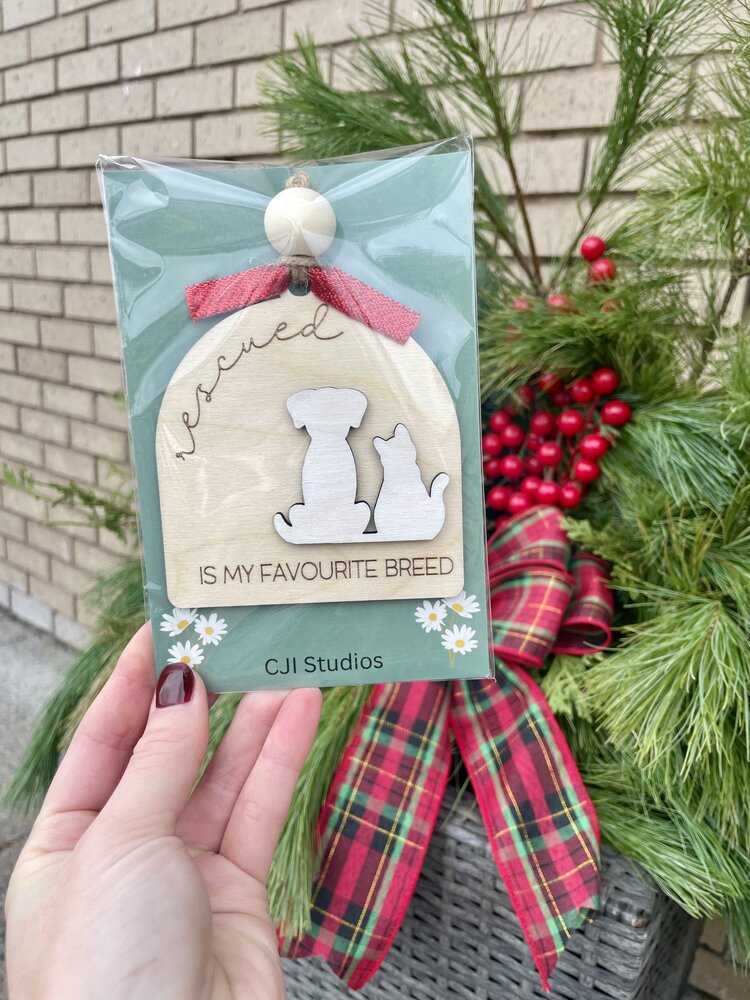 CJI Studios CJI Studios - Wood Ornament - Rescued Is My Favourite Breed