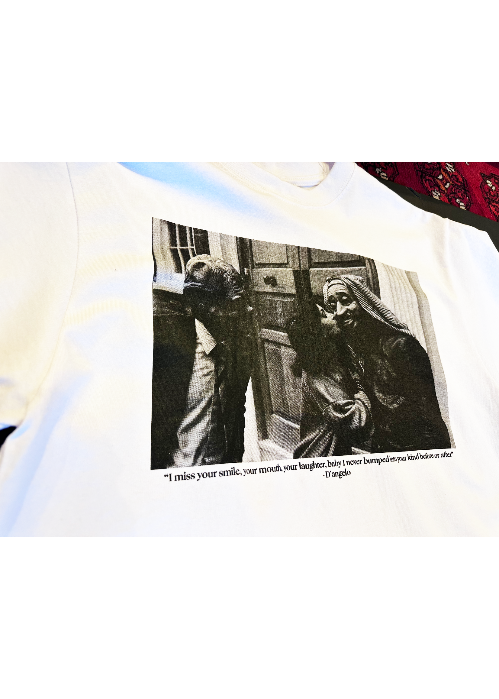 MAKTABA FOR THE LOVERS  KISS TEE