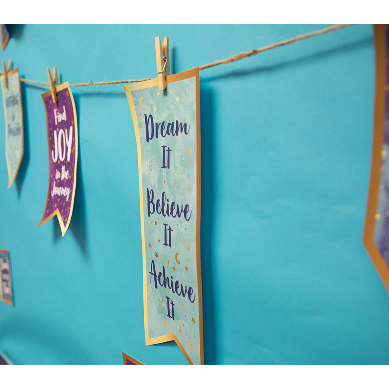 CARSON DELLOSA PUBLISHING CO CLM Motivational Signs Mini Bulletin Board Set