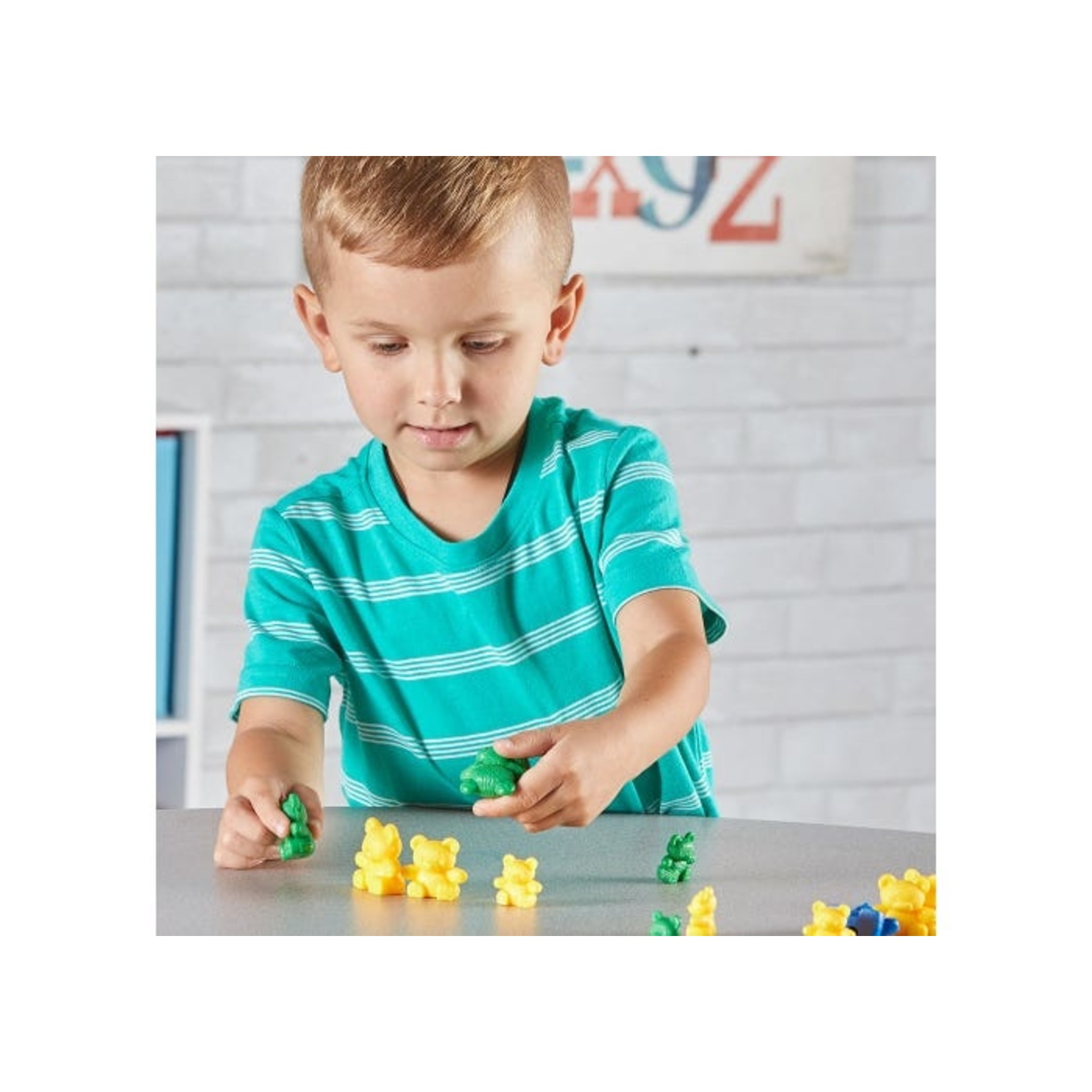 LEARNING RESOURCES INC Three Bear Family® Counters (Set of 96)