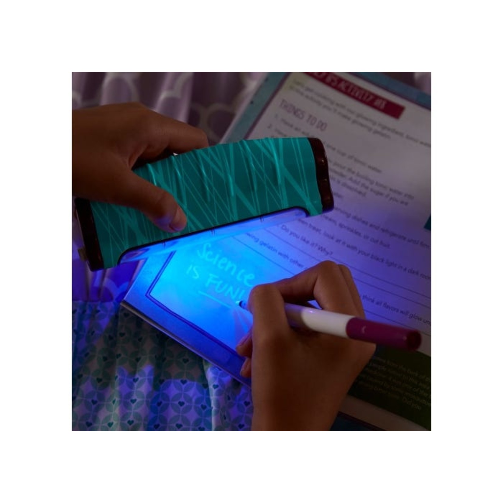 EDUCATIONAL INSIGHTS INC Nancy B's Science Club® Black Light Illuminator & Nature’s Mysteries Journal