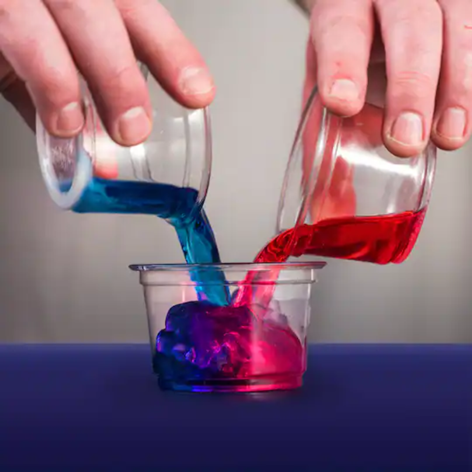 NATIONAL GEOGRAPHIC National Geographic™ Cool Reactions Chemistry Kit