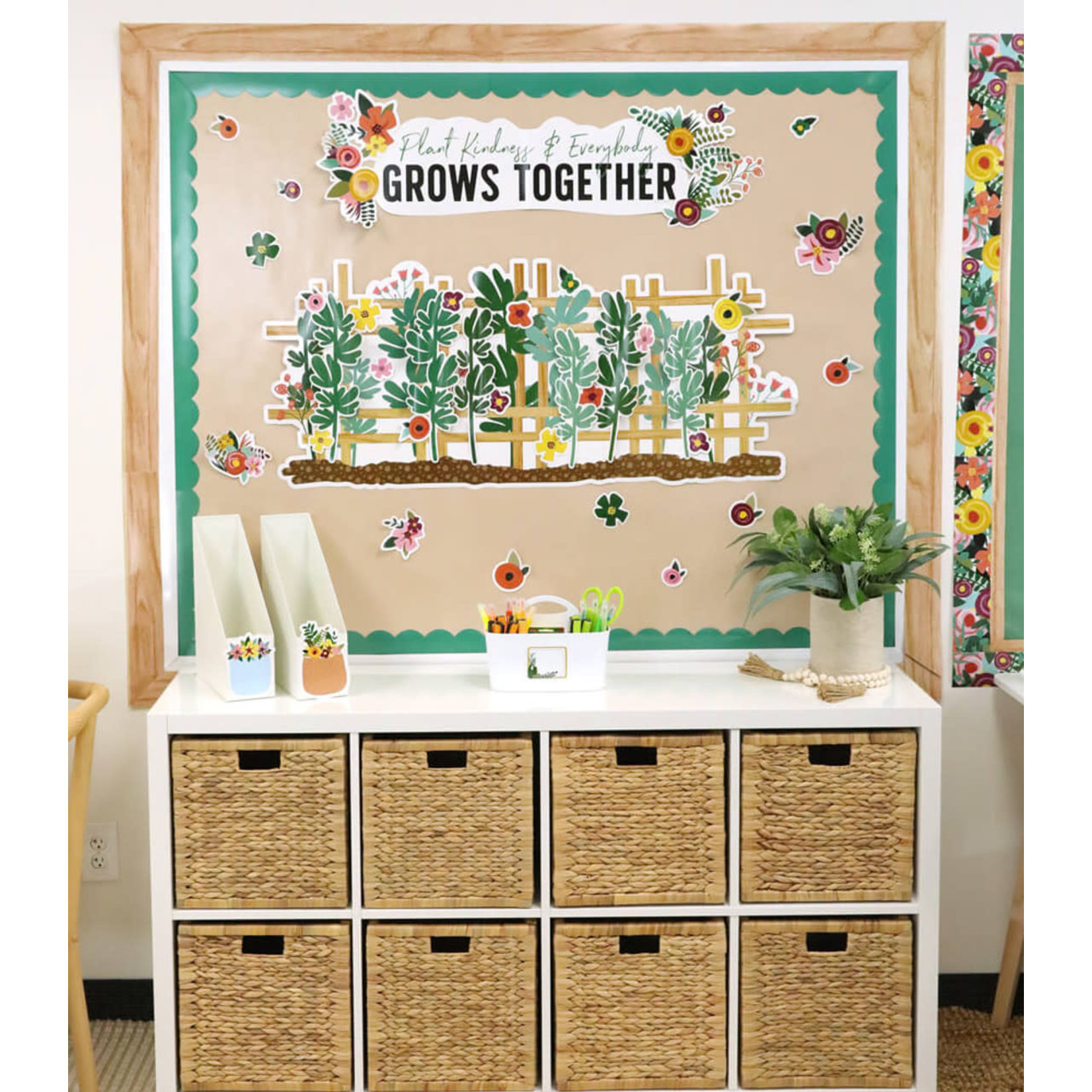 CARSON DELLOSA PUBLISHING CO Grow Together: Plant Kindness & Everybody Grows Together Bulletin Board Set