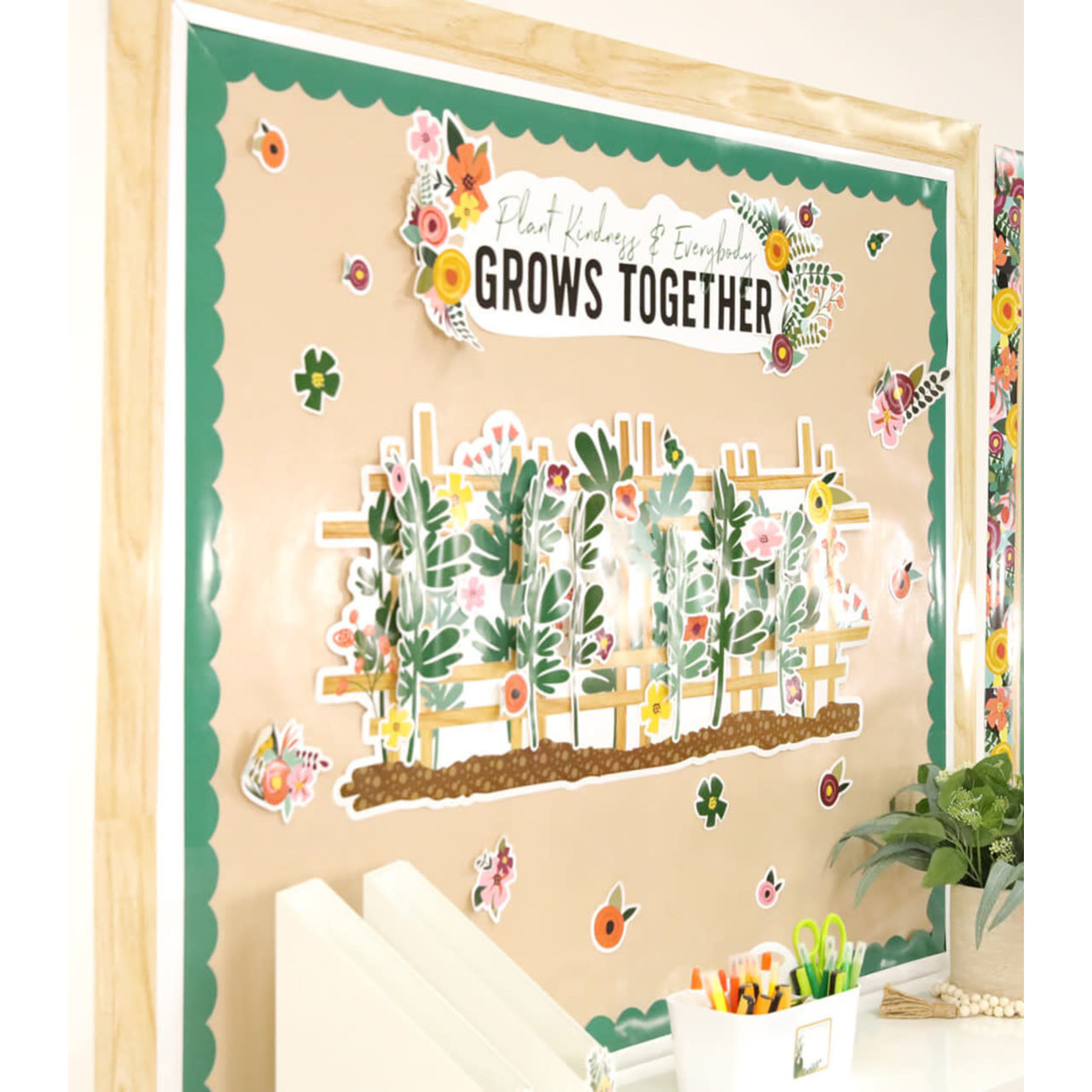 CARSON DELLOSA PUBLISHING CO Jade Green Scalloped Bulletin Board Borders