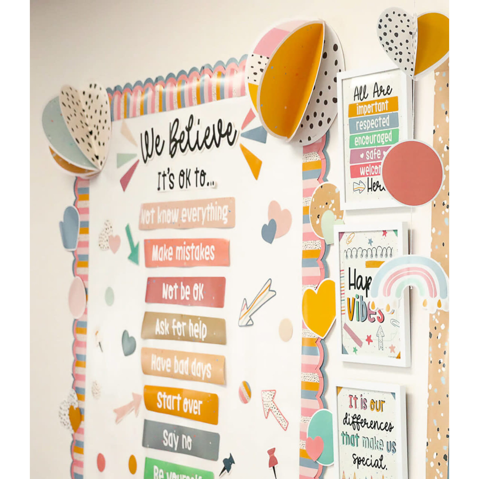 CARSON DELLOSA PUBLISHING CO We Belong Jumbo Hearts & Dots Cutouts