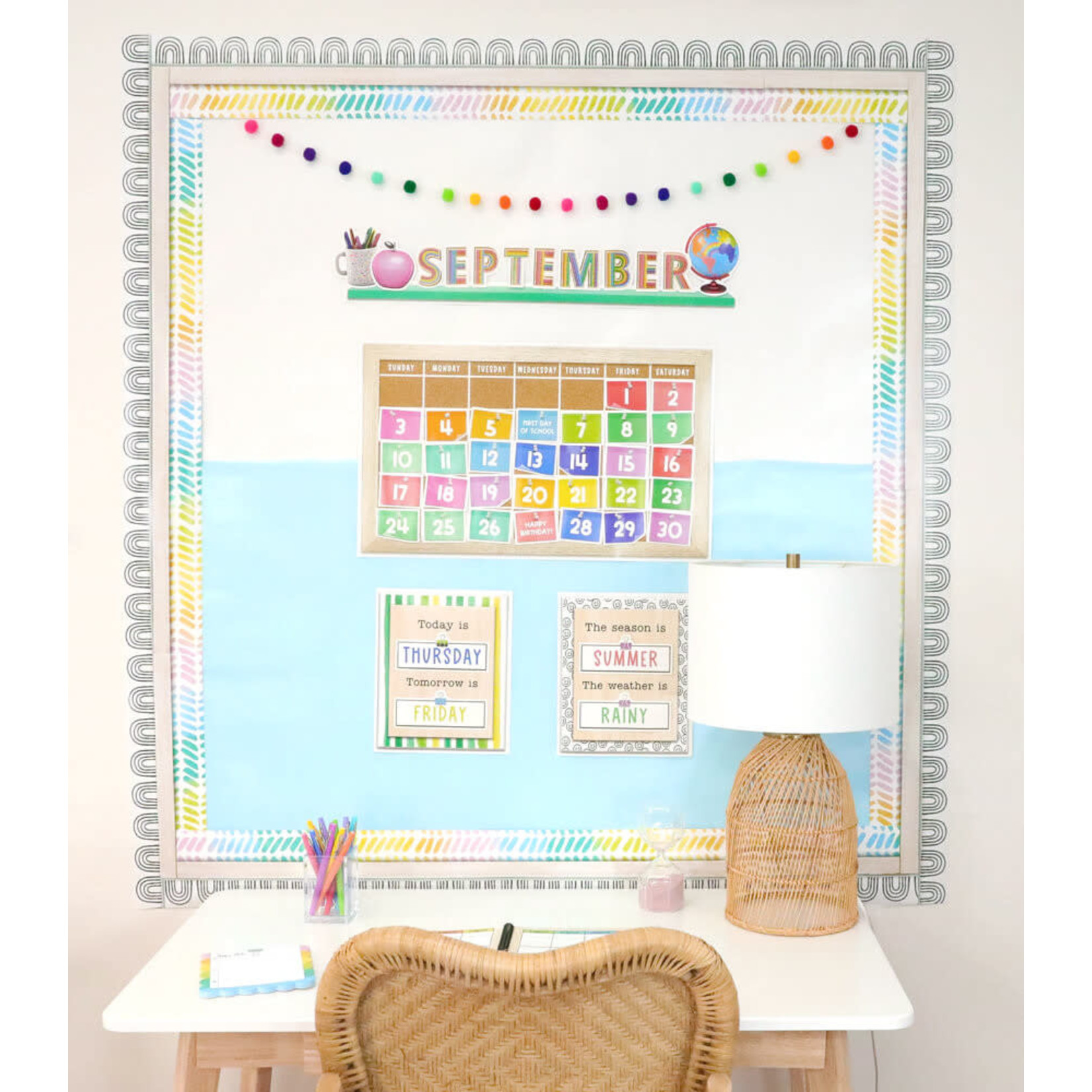 CARSON DELLOSA PUBLISHING CO Creatively Inspired Black & White Rainbows Straight Bulletin Board Borders
