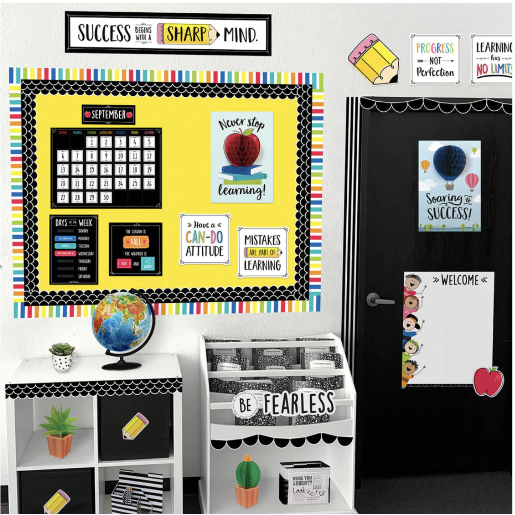 CREATIVE TEACHING PRESS Black Scallops EZ Borders