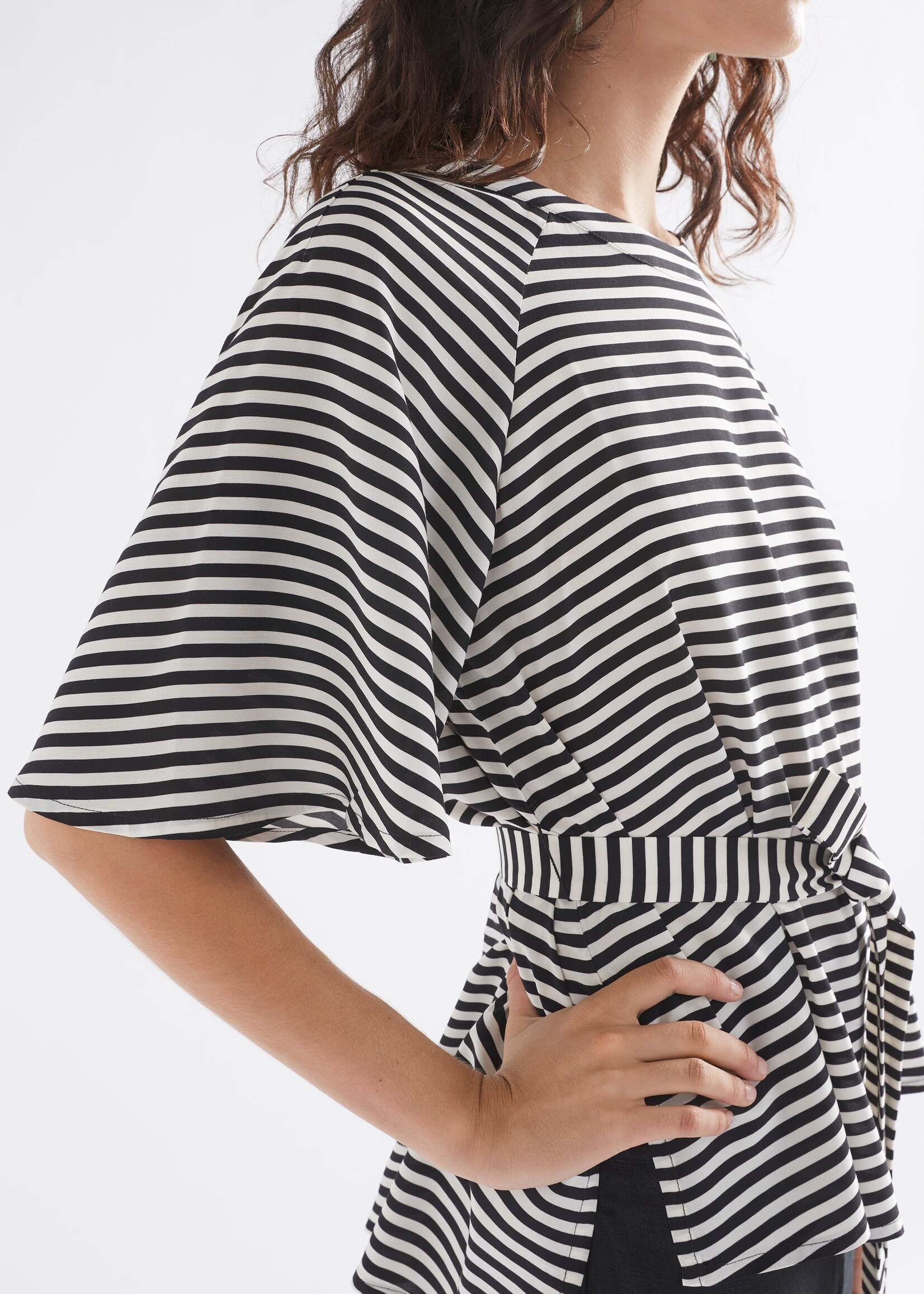 Myro Top Black/White