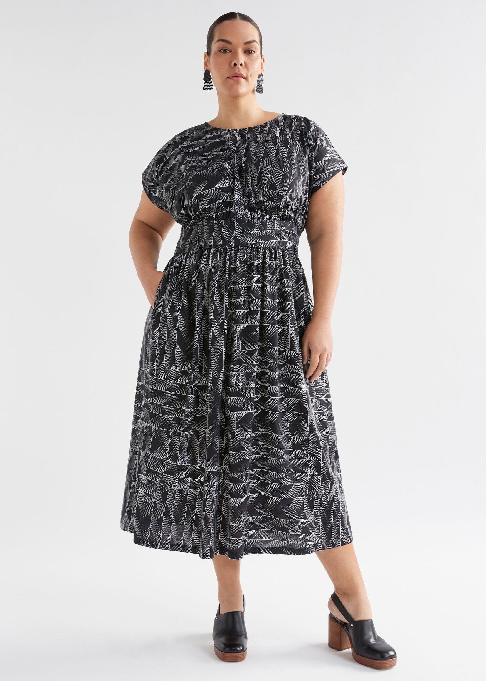 Jagar Dress Black Line Print