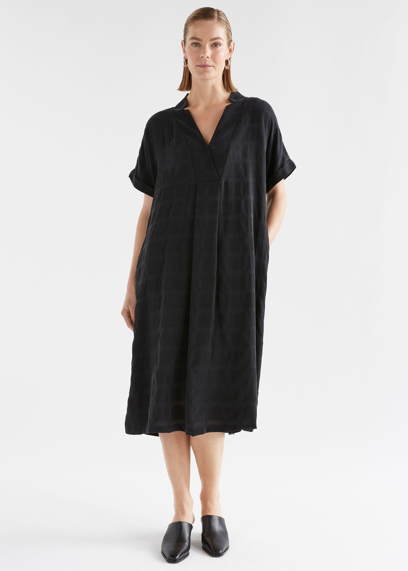 Flekke Dress Black