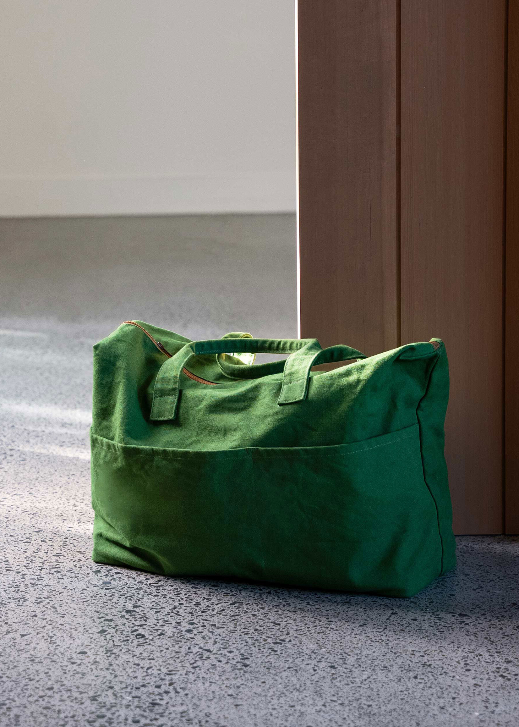 Marlo Contrast Overnight Bag Spirulina
