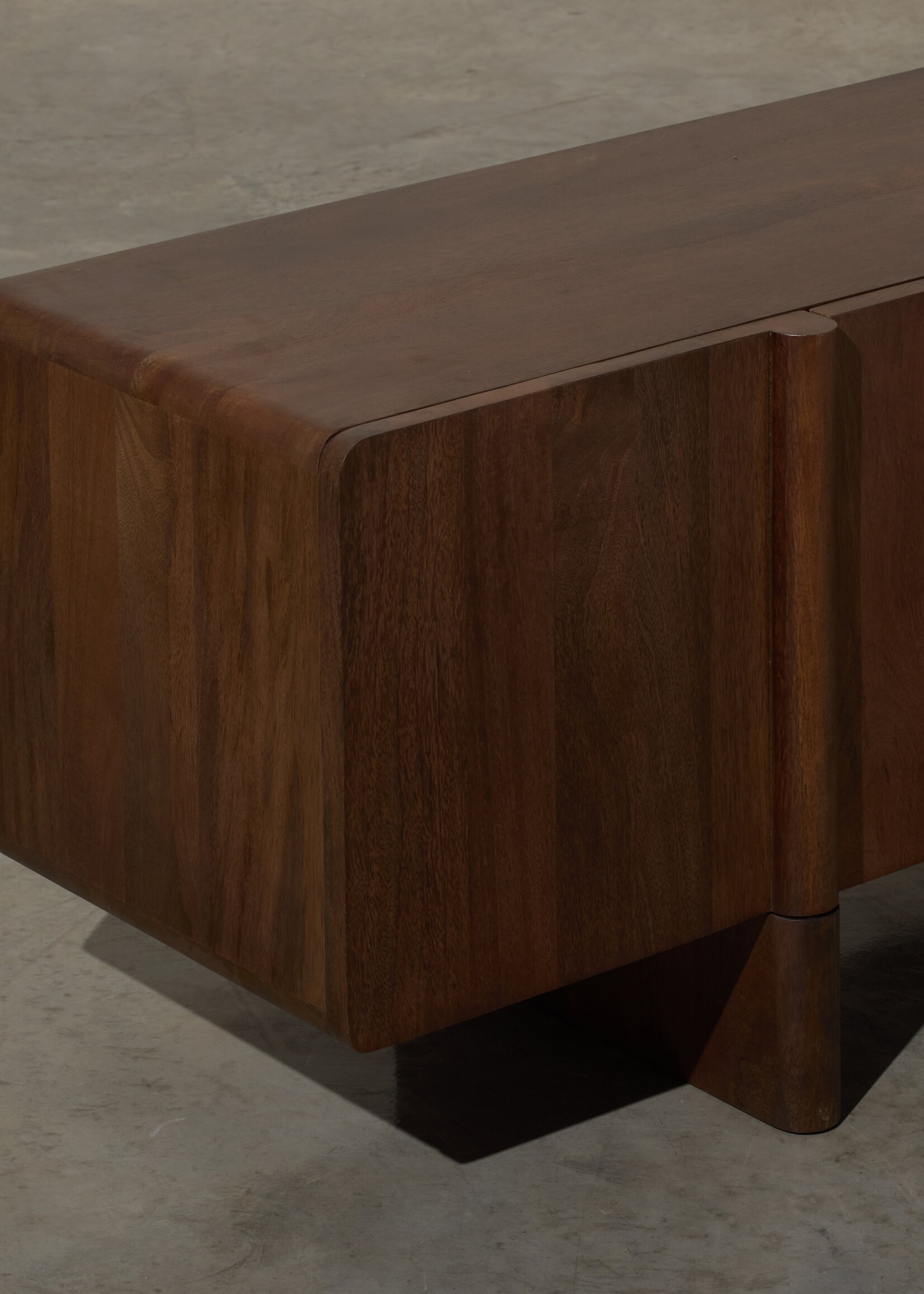 Strom Entertainment Unit