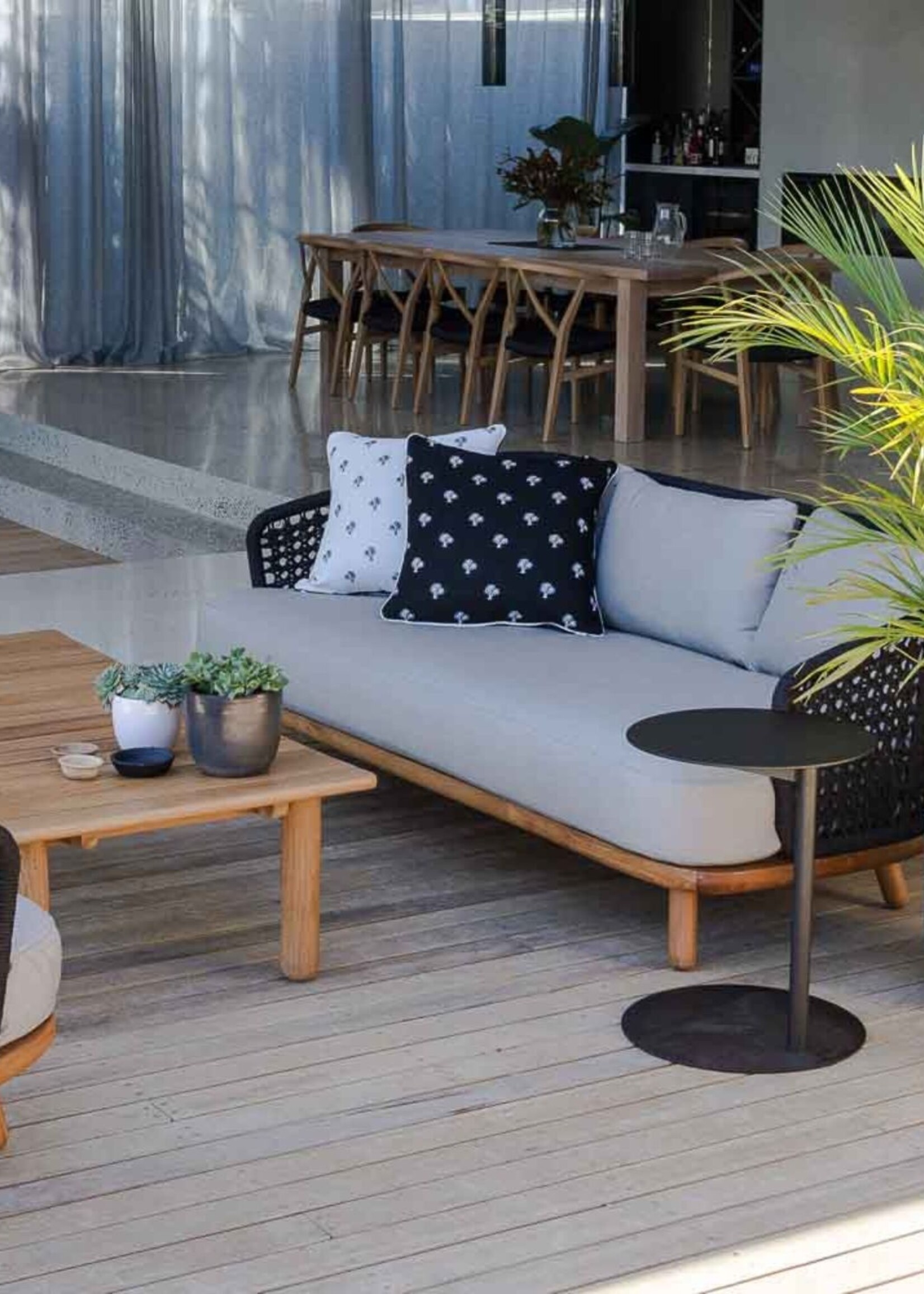 Samera Round Side Table in Black