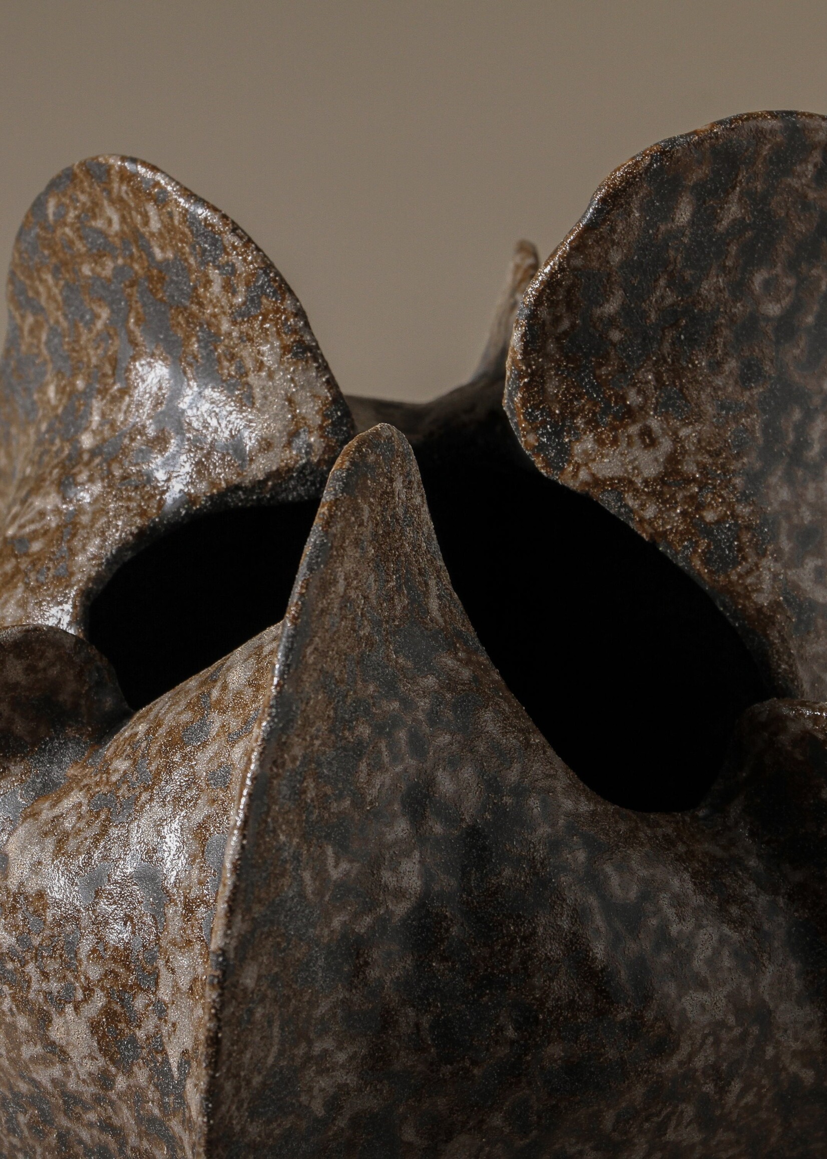 Seafoam Vase - Rustic Brown