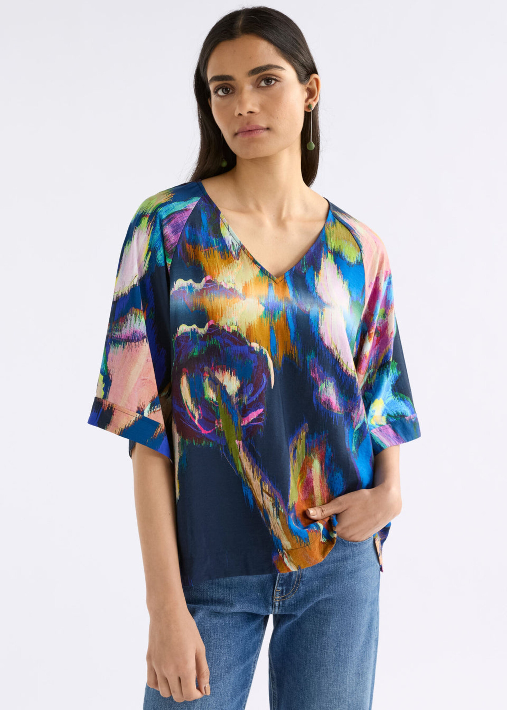 Moda V Neck Top Vaara Print