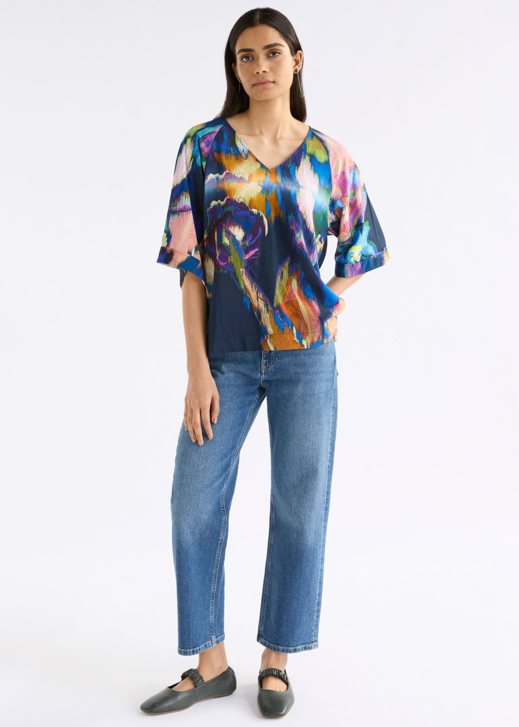 Moda V Neck Top Vaara Print