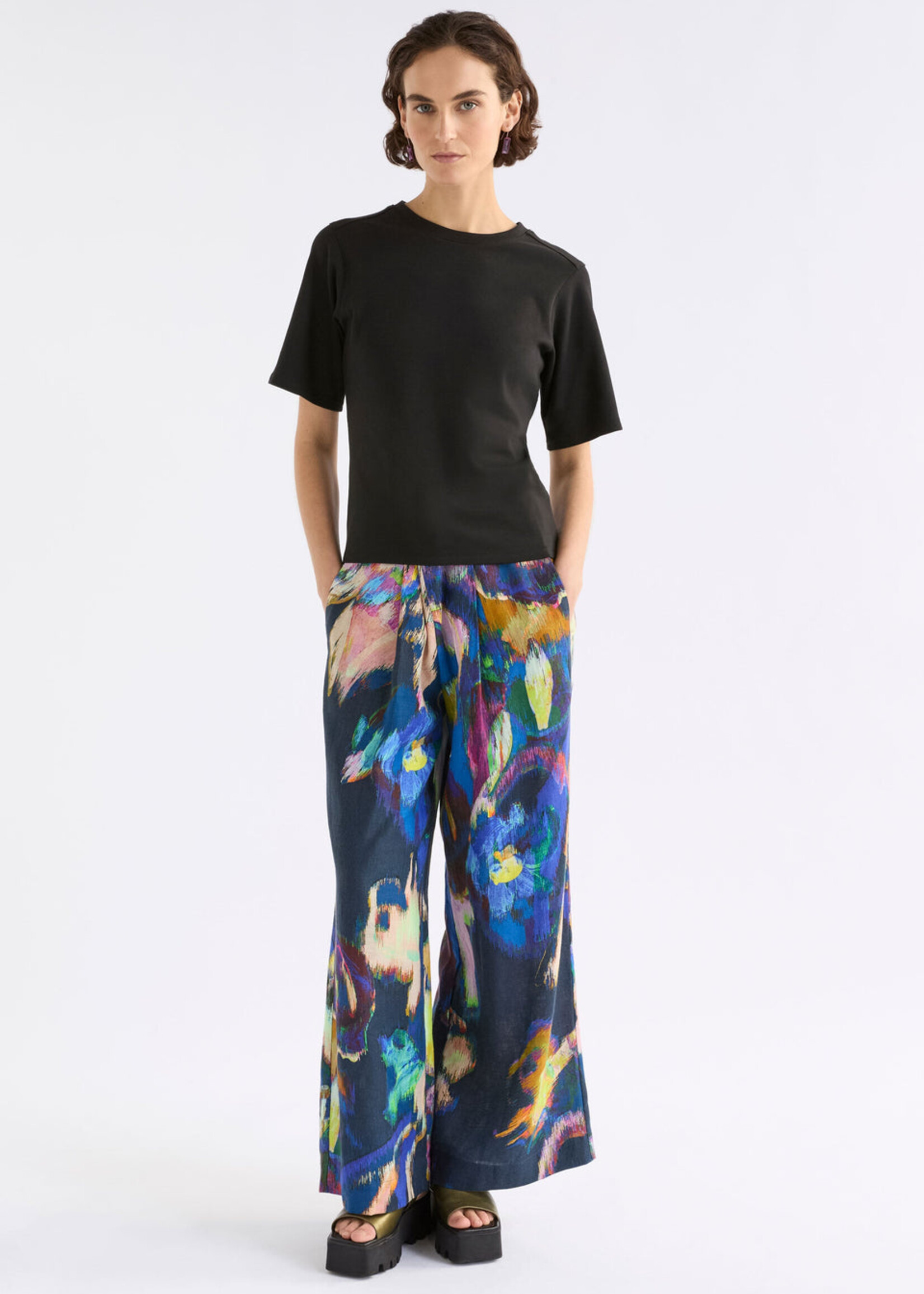 Mana Scuba Tee Black