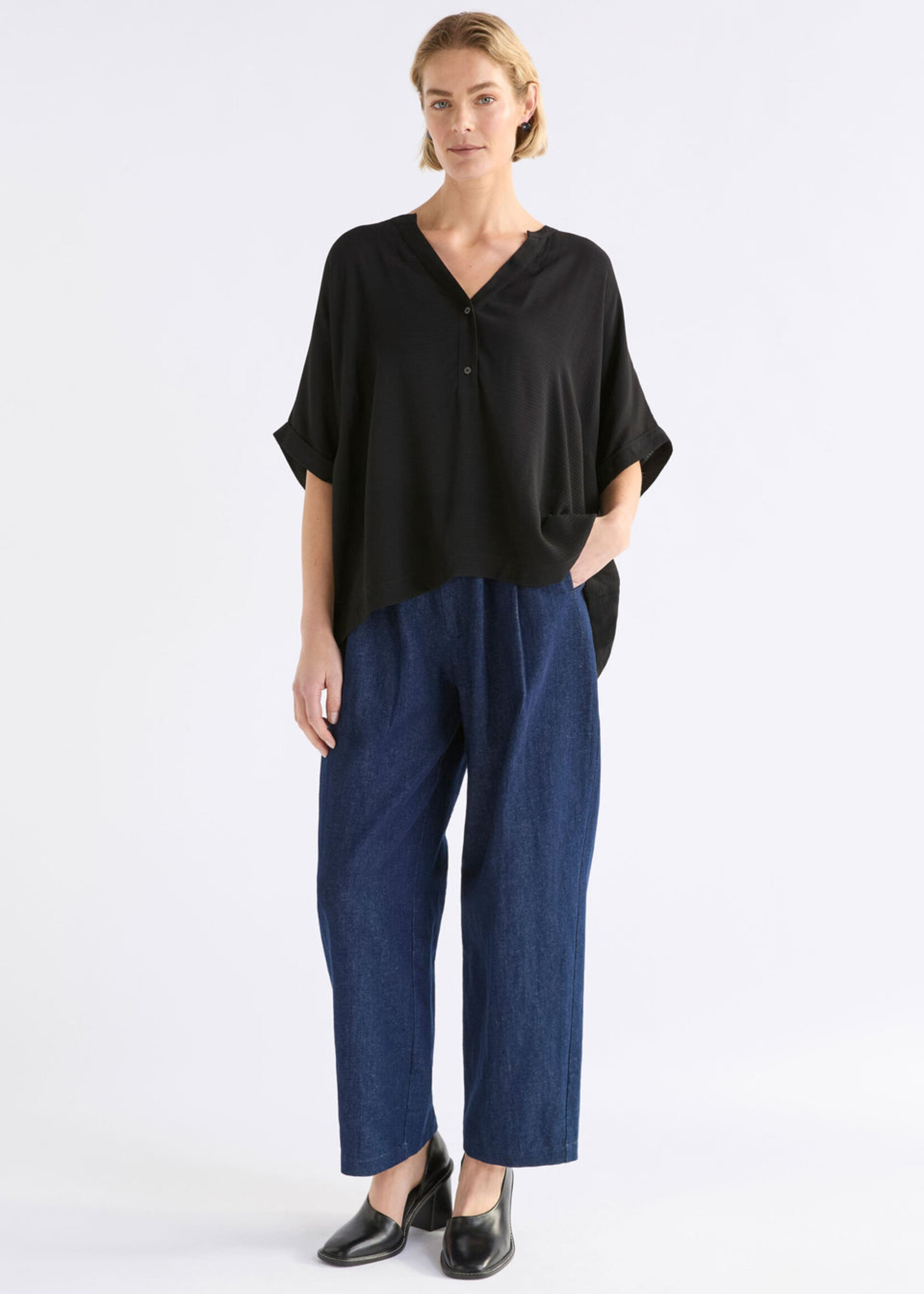 Omia Top Black