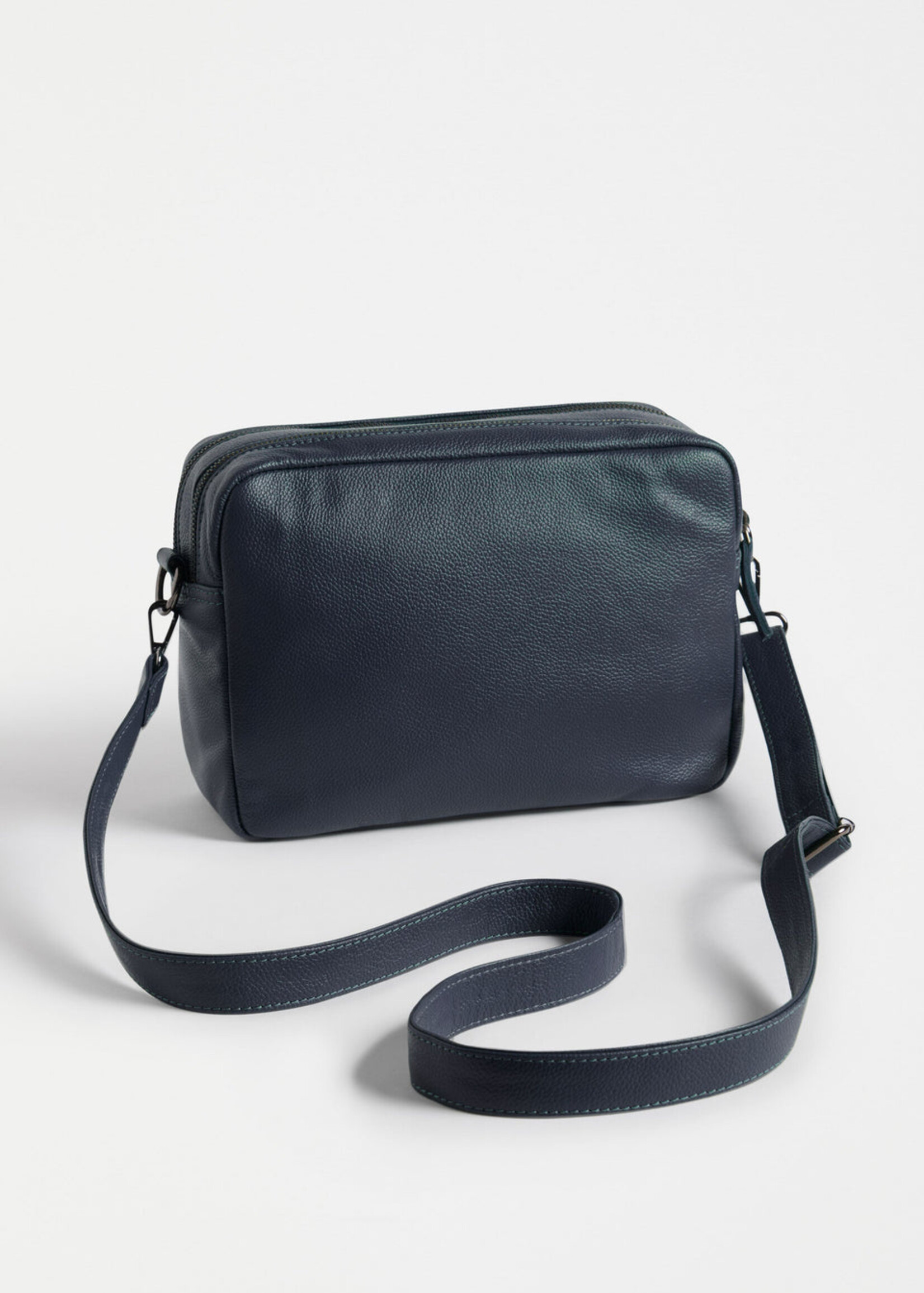 Olvi Crossbody