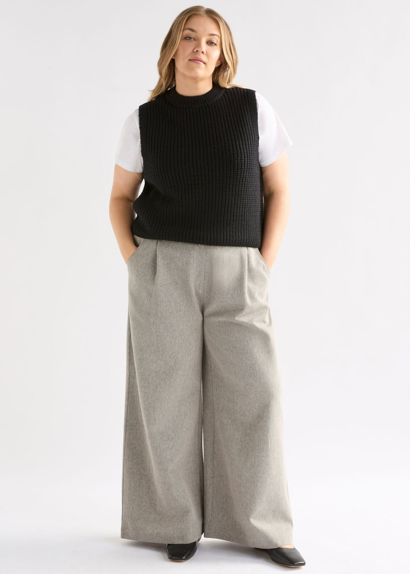 Arp Vest Black