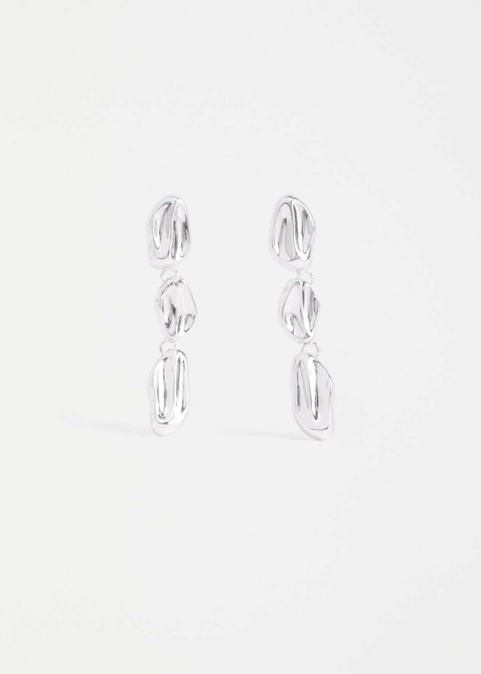 Delaa Drop Earring