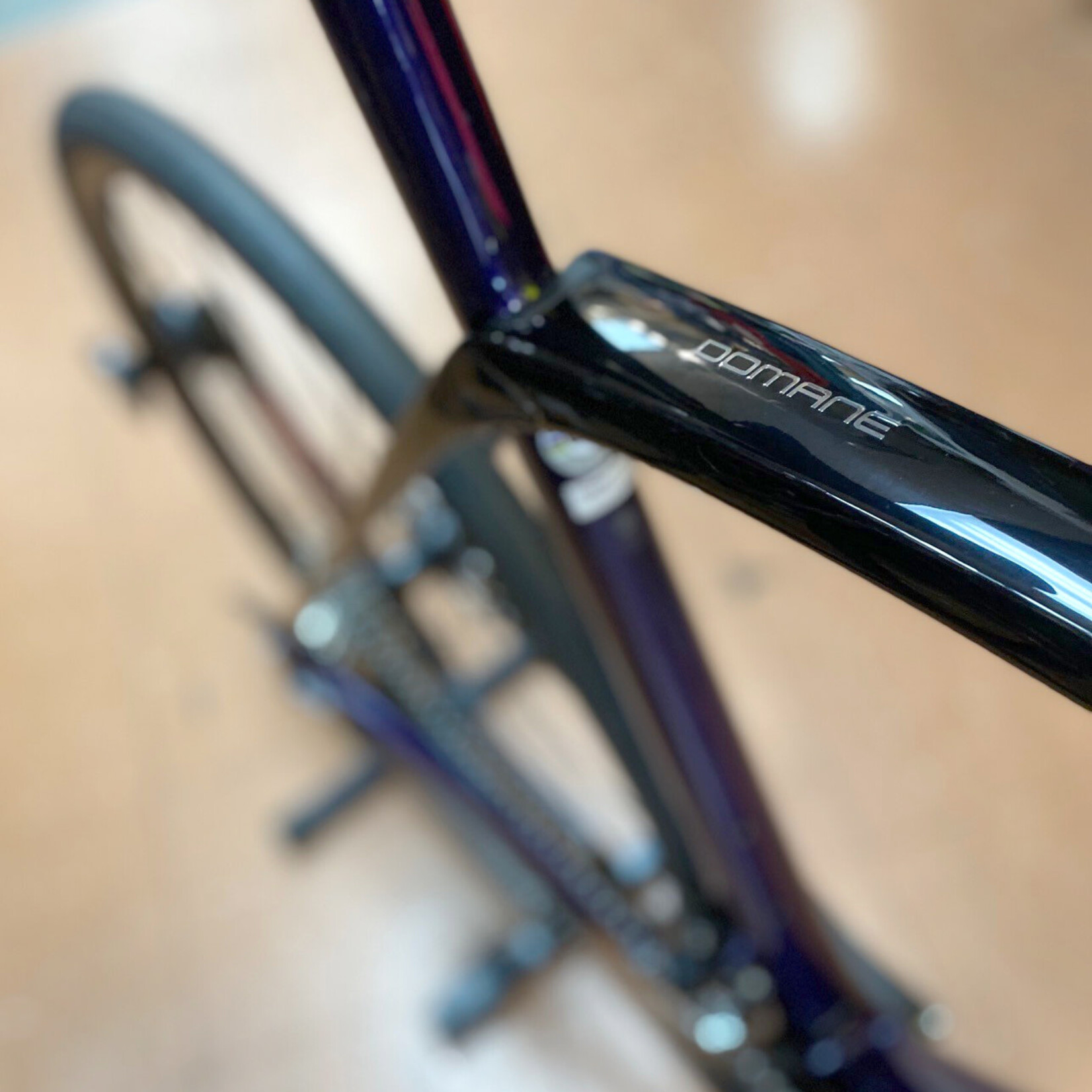 TREK Trek Domane SL Gen 3 Special Build, 58cm, Purple Abyss/Trek Black