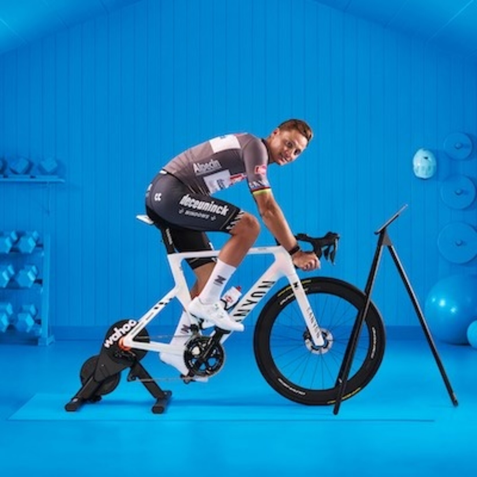 WAHOO Wahoo KICKR CORE 2 Smart Trainer with Zwift Cog-N-Click