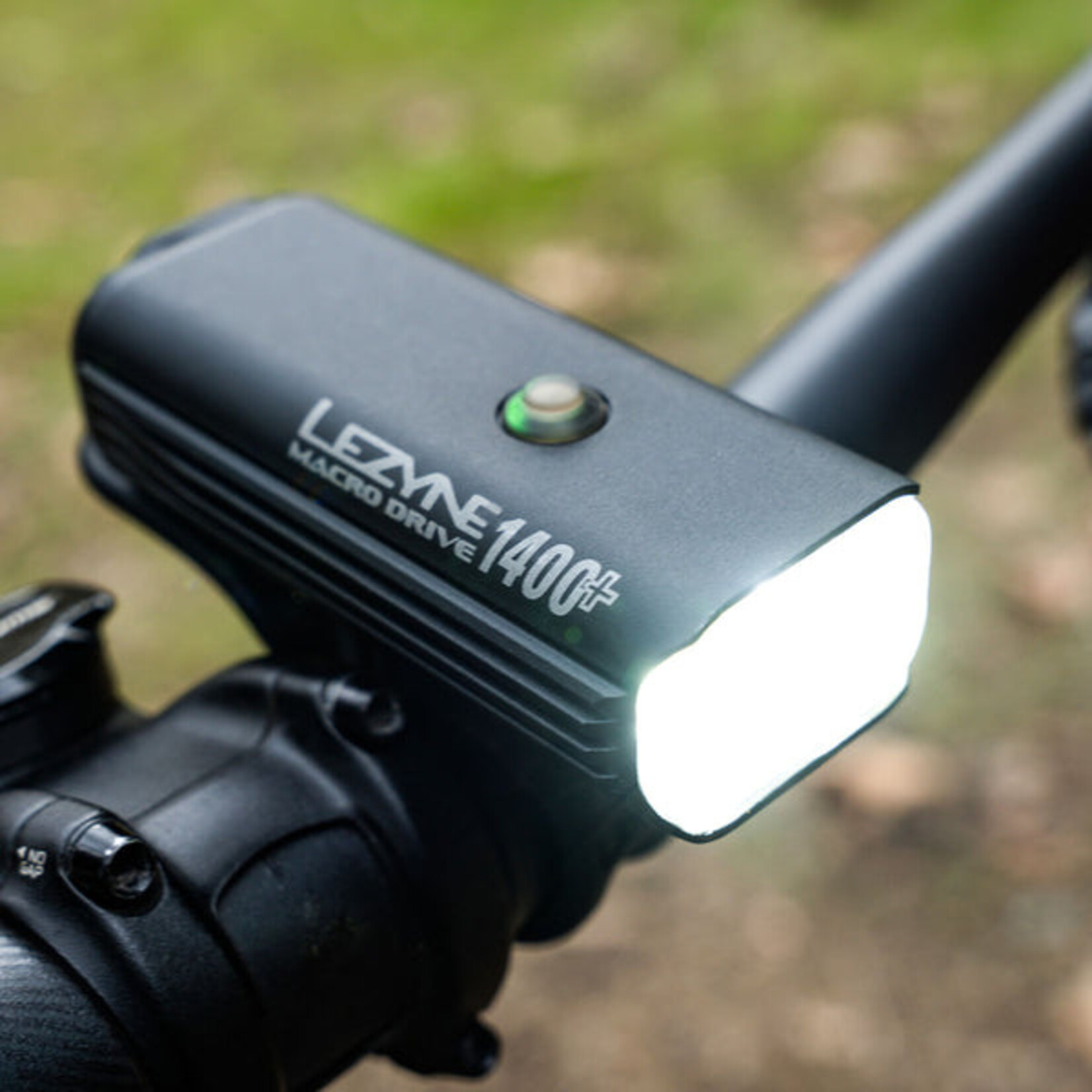 LEZYNE Lezyne Macro Drive 1400+ Front Light, 1400 Lumens